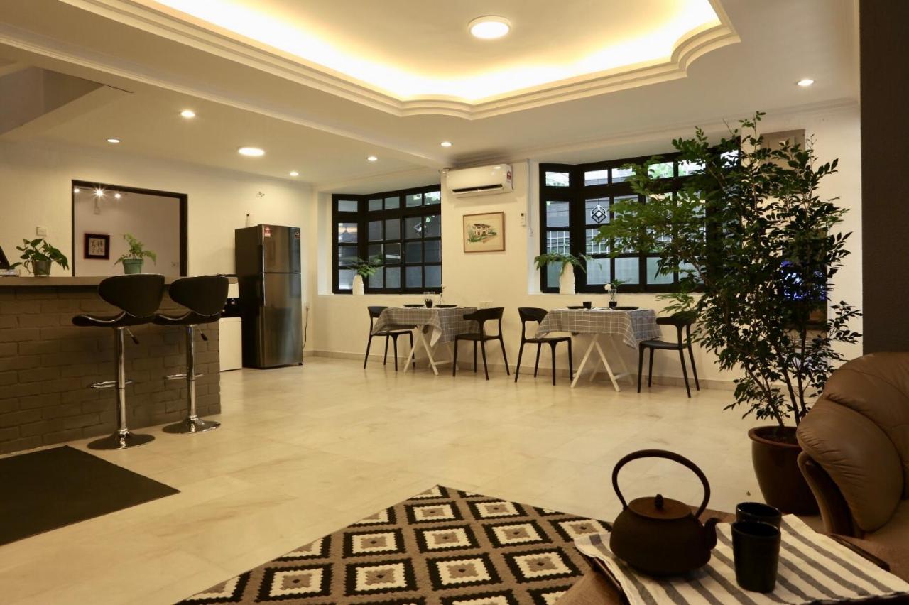 باتو فيرينغي G Beach Front Villa المظهر الخارجي الصورة